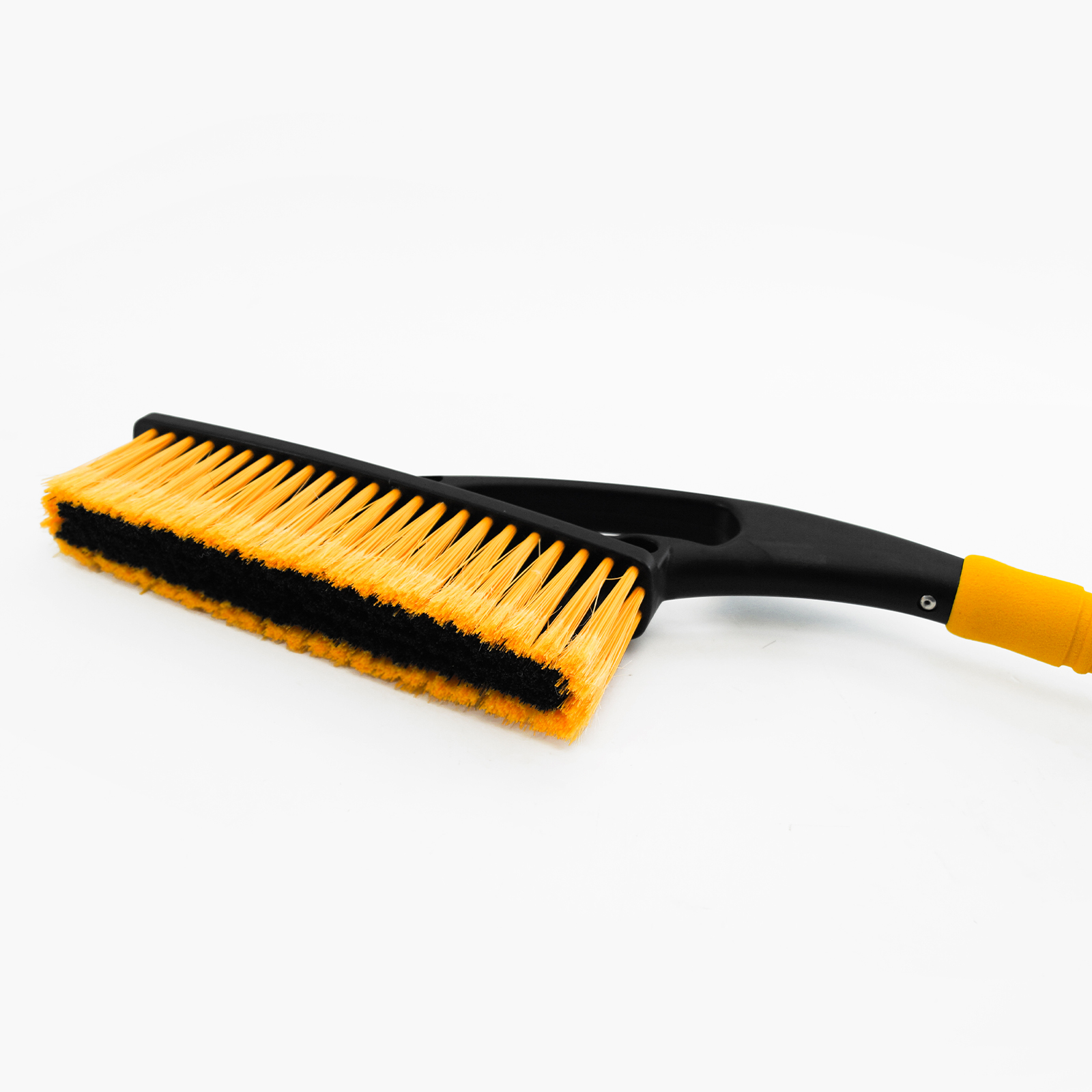 Щетки и скребки для автомобиля